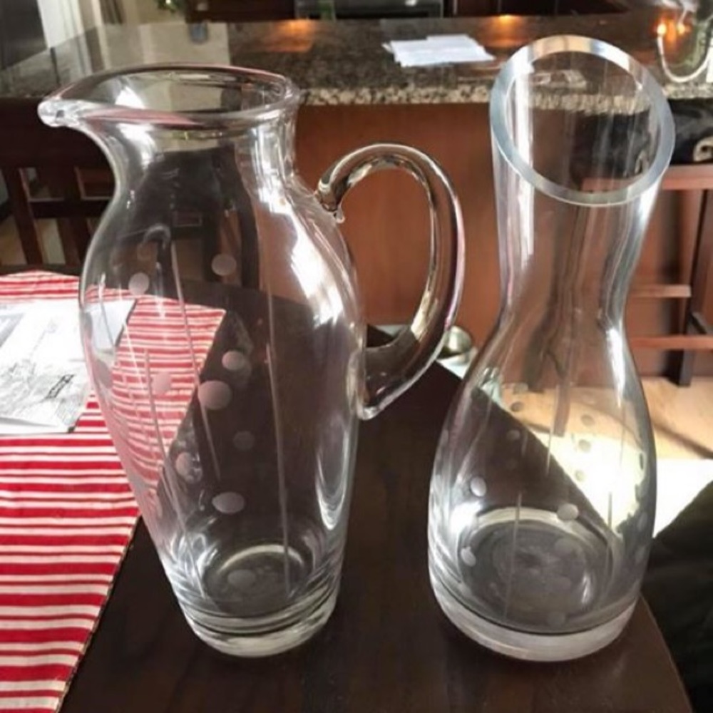 Set of glass pitcher and carafe